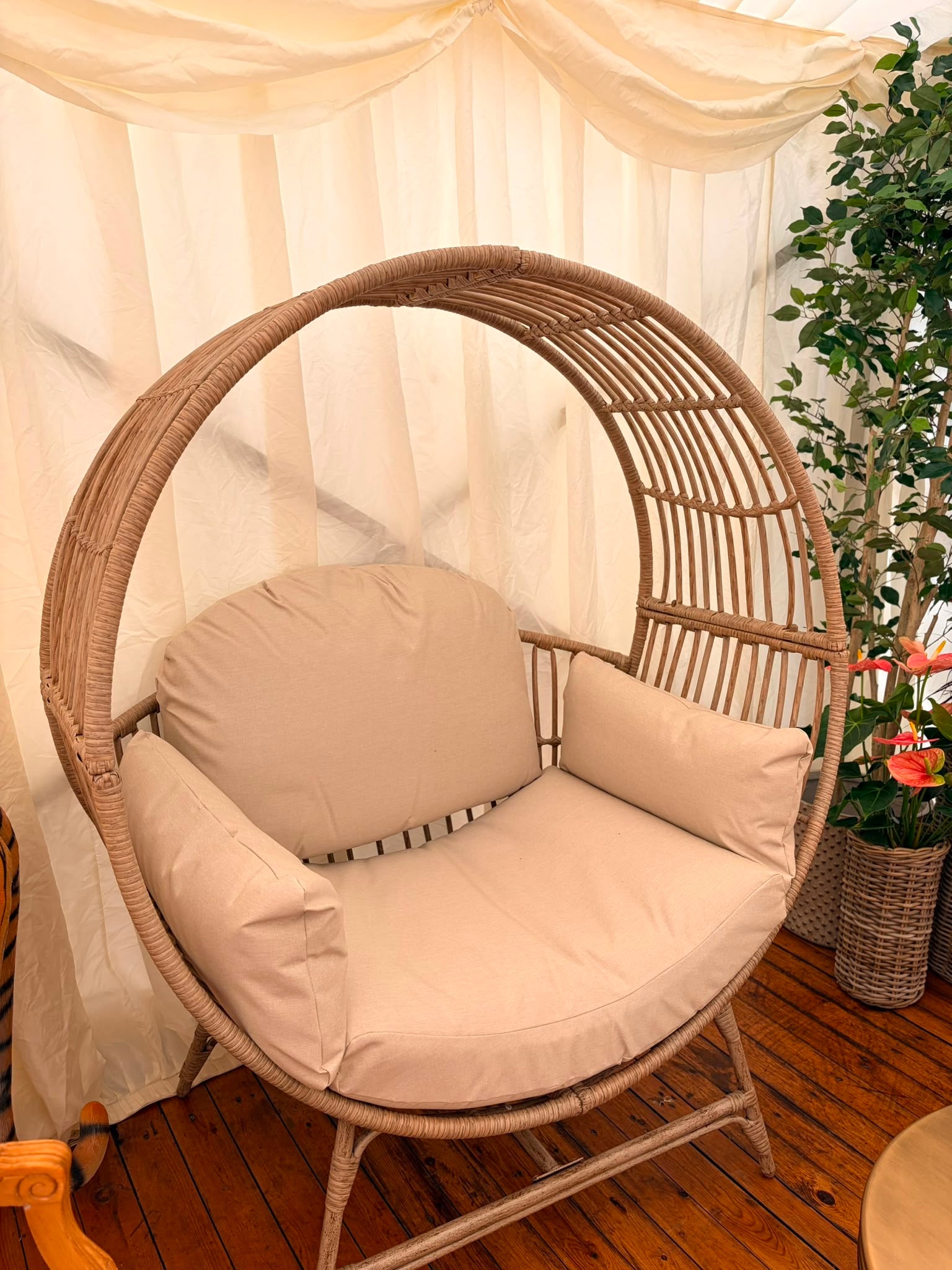 Circular Wicker Nest Chair