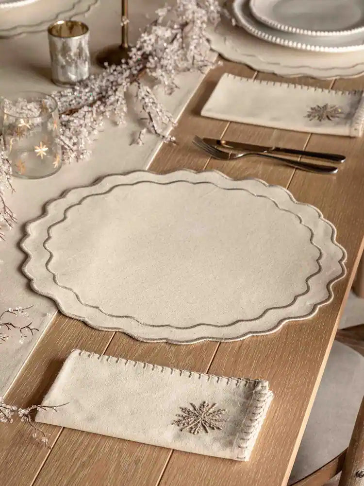 Gallery, Deco Luxe Scallop Placemats 4pk