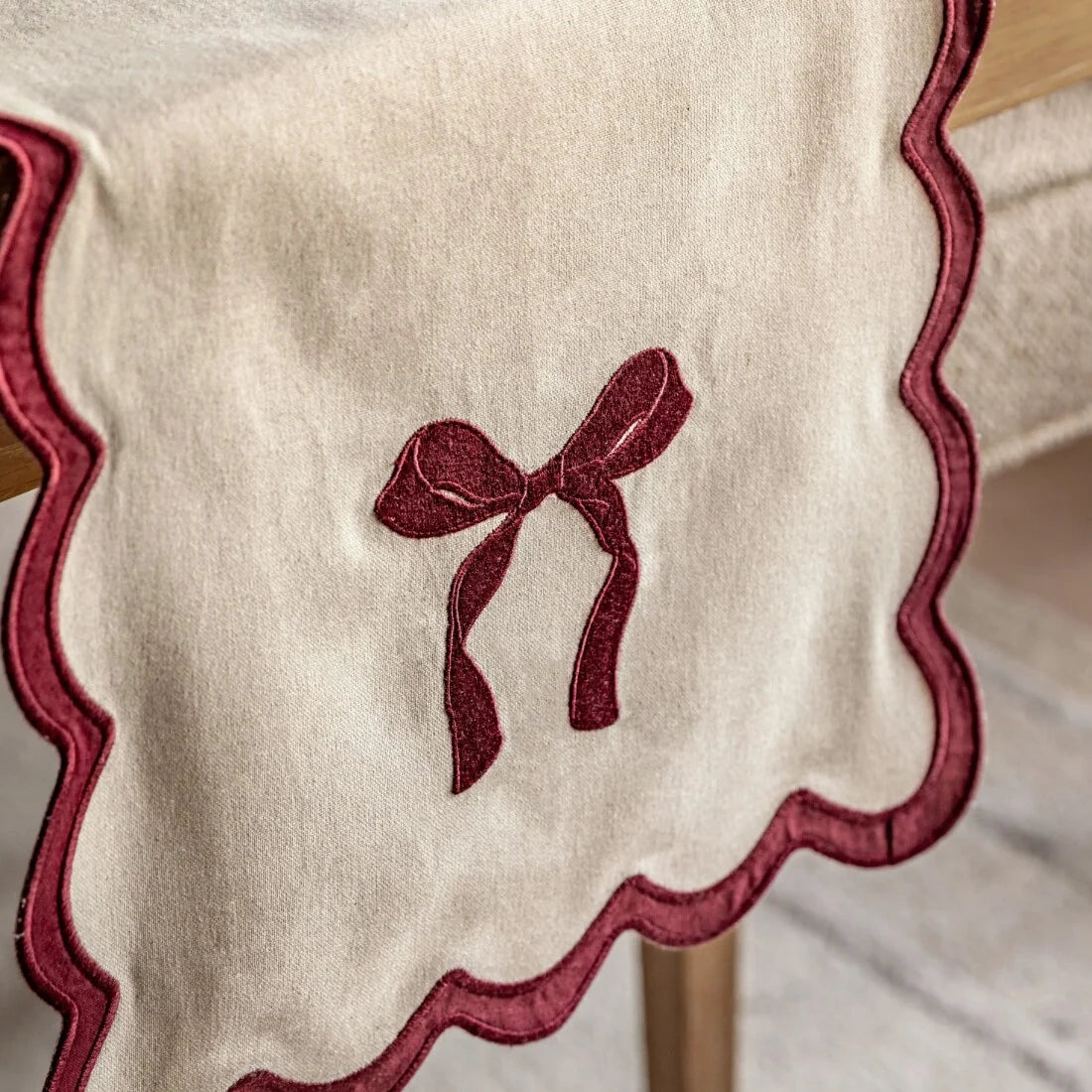 Gallery, Heritage Scallop Bow Table Runner
