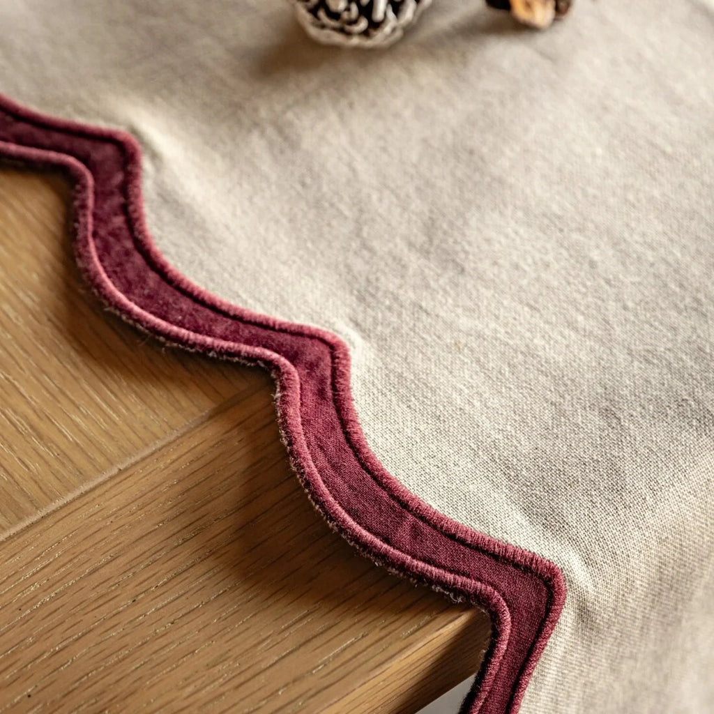 Gallery, Heritage Scallop Bow Table Runner