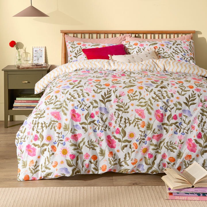 Yard Summer Solstice Bedding Set