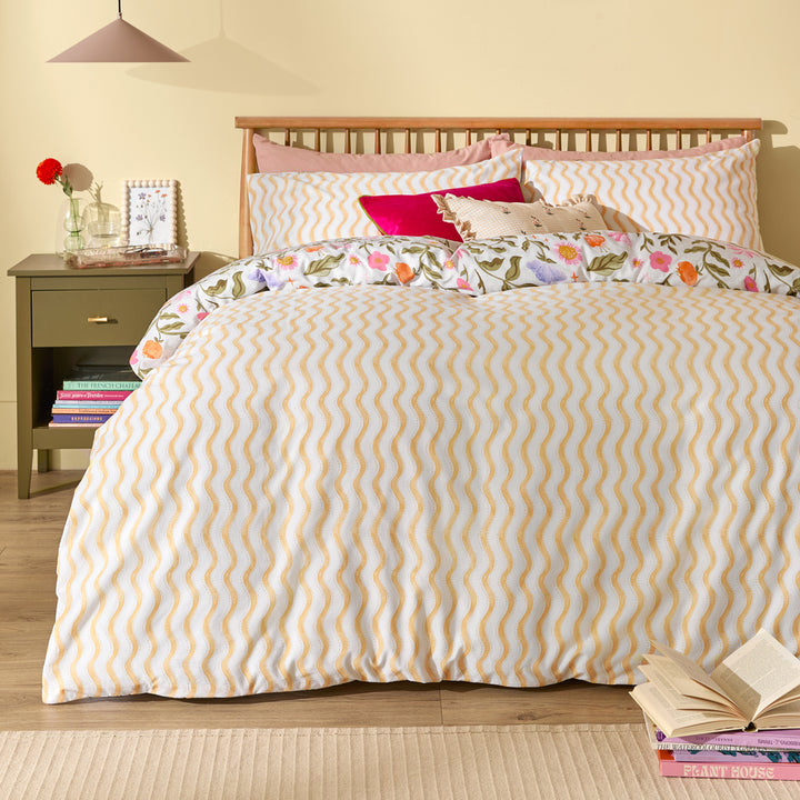 Yard Summer Solstice Bedding Set