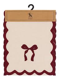 Gallery, Heritage Scallop Bow Table Runner