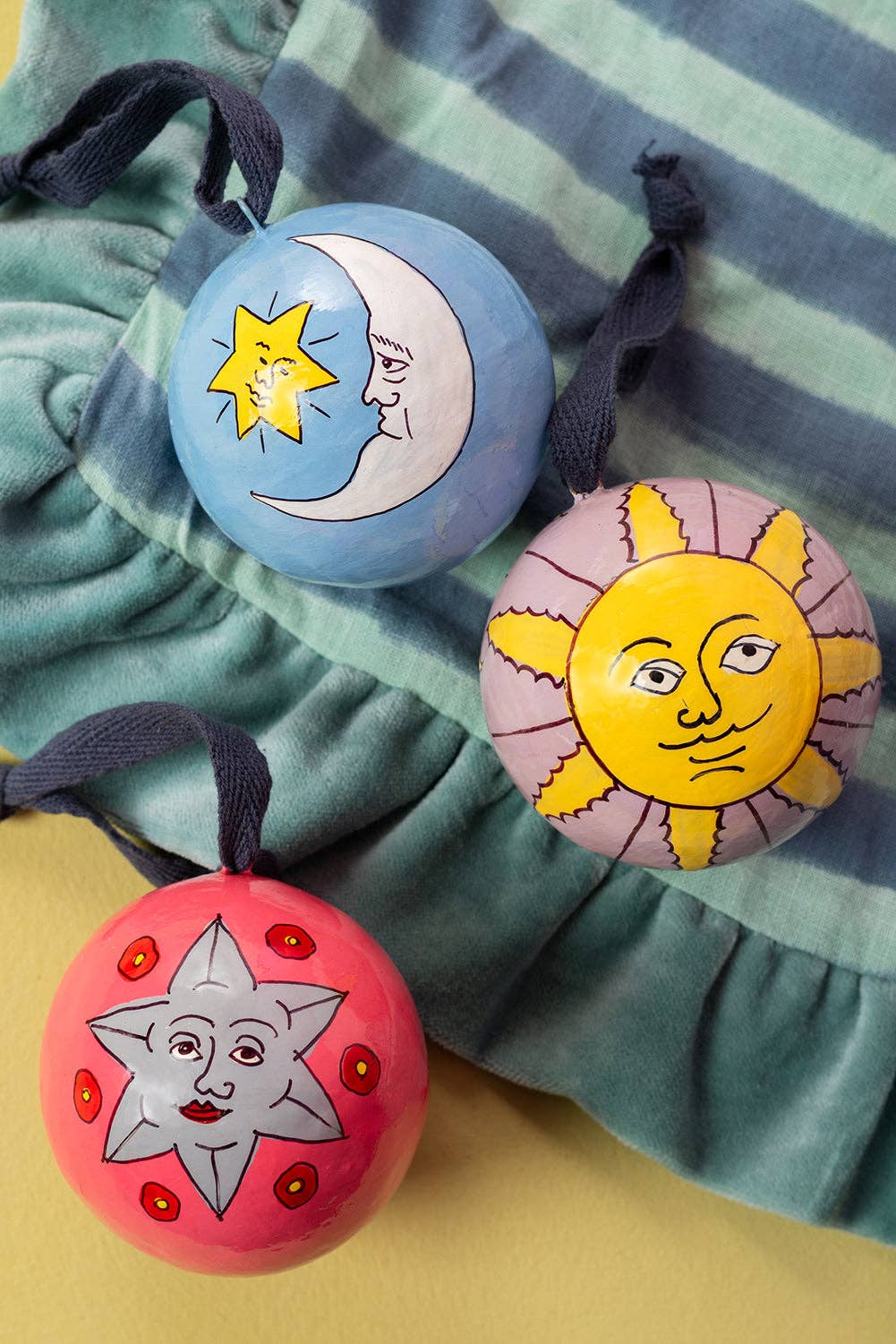 Daisy Snow The Sun Purple Bauble