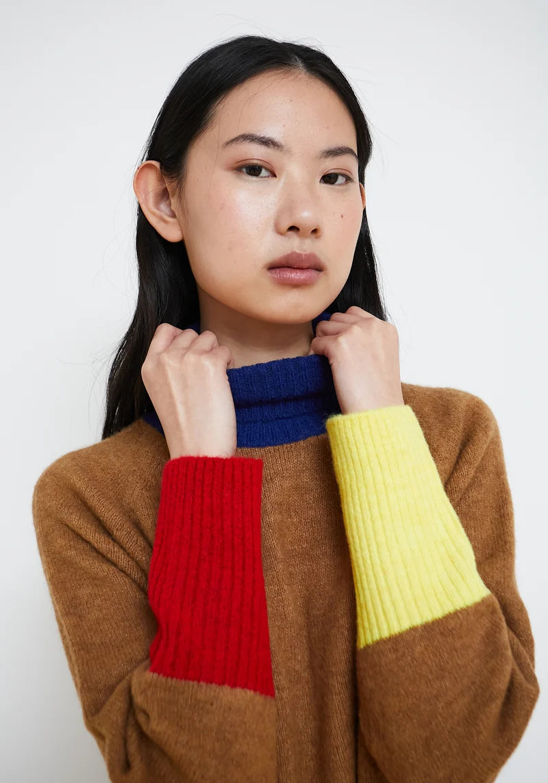 Dr Bloom Camel Giggle Sweater