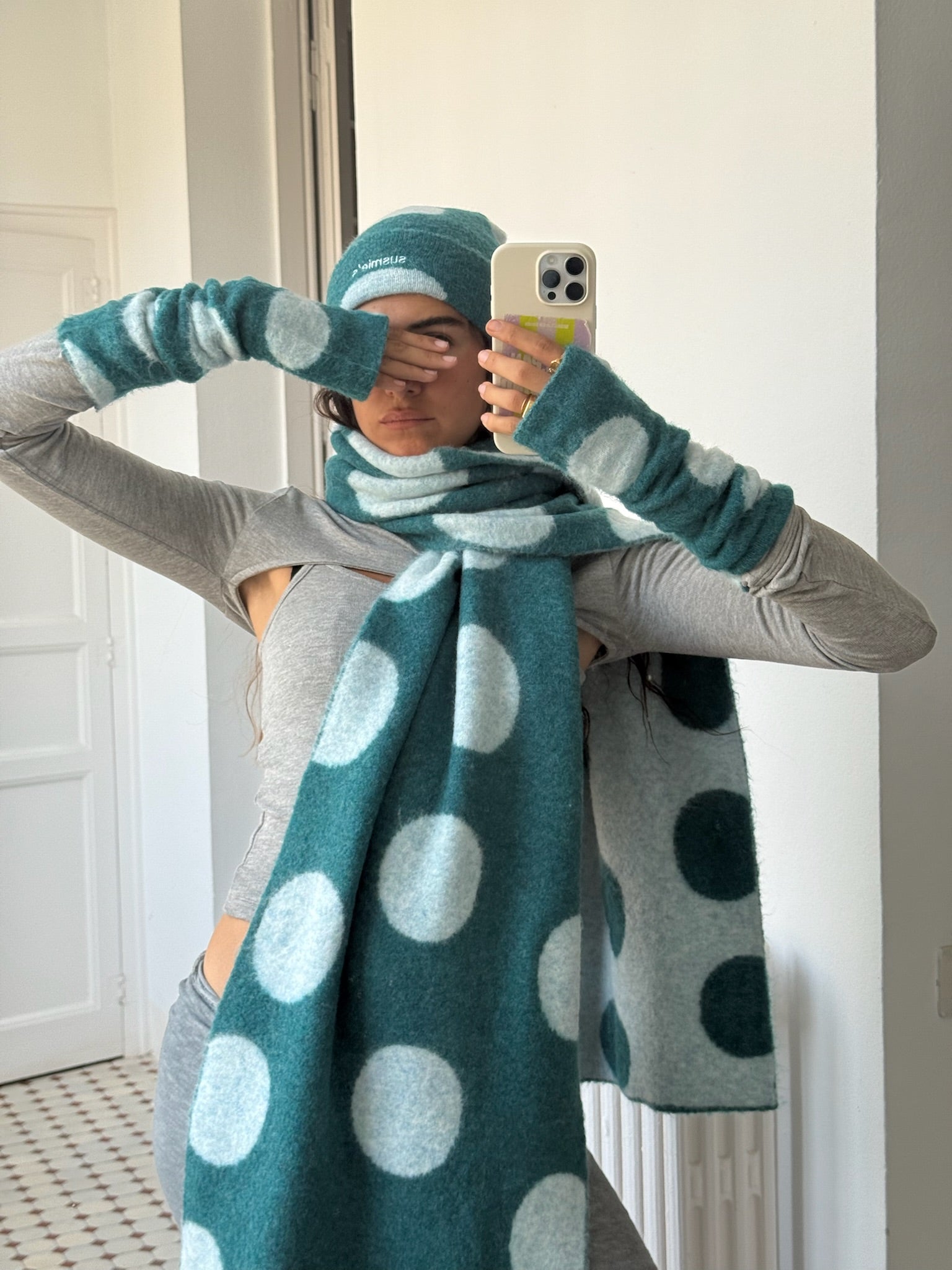 Marieta Blue- Set- Gloves-Hat-Scarf